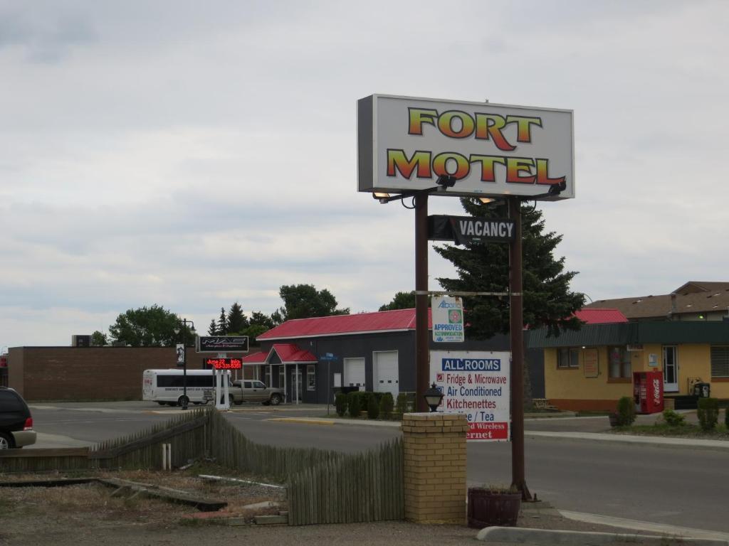 פורט מקלאוד Fort Motel מראה חיצוני תמונה